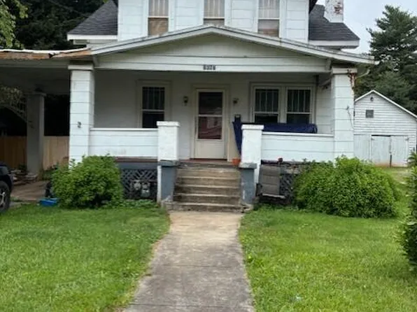 3662 Round Hill Ave NW, Roanoke, VA 24012