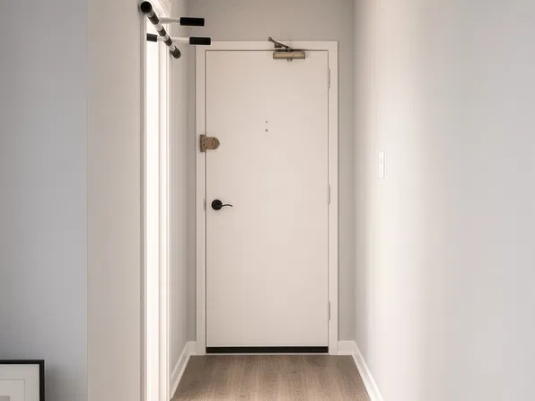 3890 Lyndhurst Dr APT 304, Fairfax, VA 22031