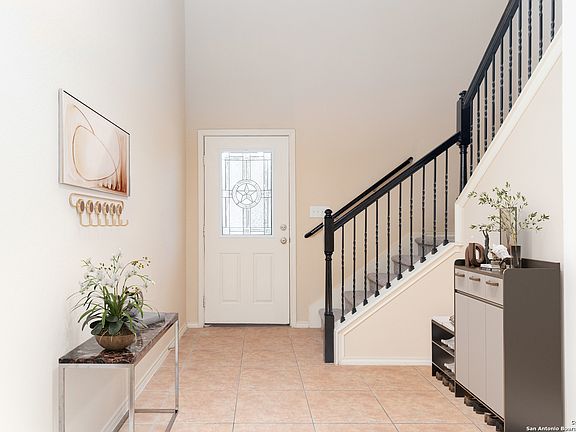 5th image of 10427 Royal Est