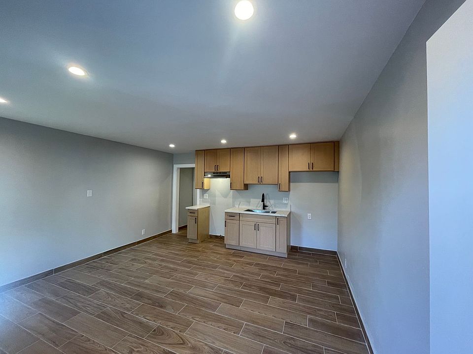 1st image of 1819 S Manhattan Pl APT 1