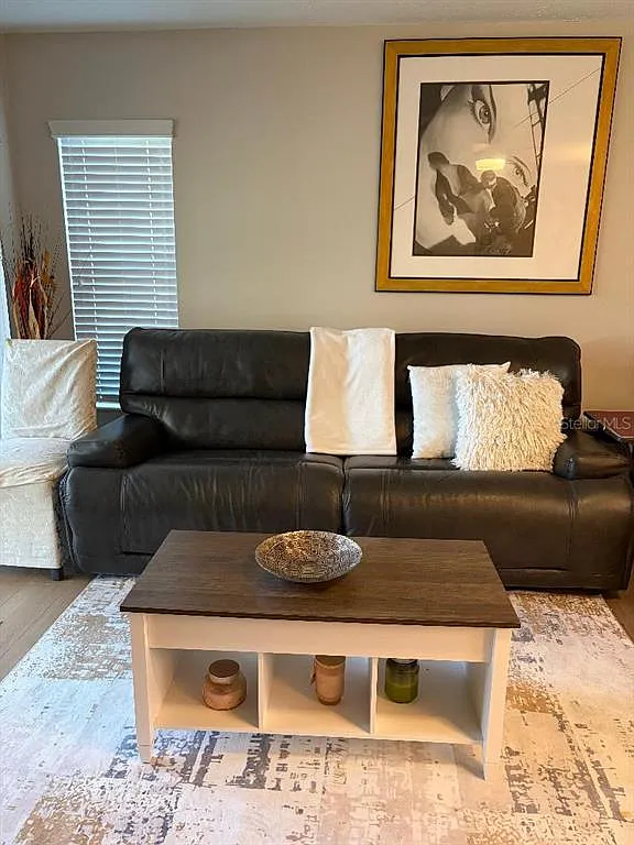 2 bed, 2.0 bath, 1038 sqft, $1,888 — Photo 2
