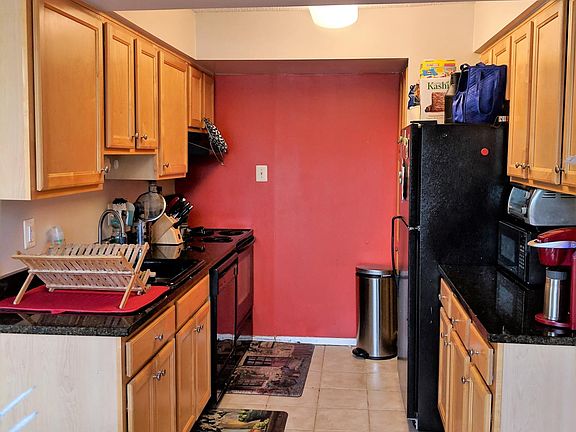 3rd image of 4500 S 4 Mile Run Dr APT 120