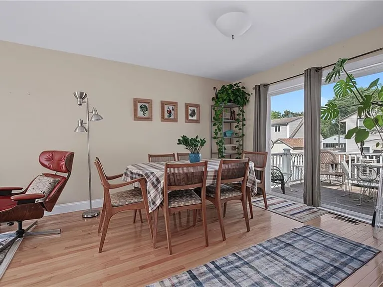 45 Oakwood Ave — Photo 13