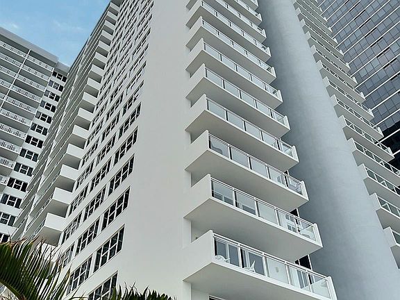 4th image of 2030 S Ocean Drive #1626