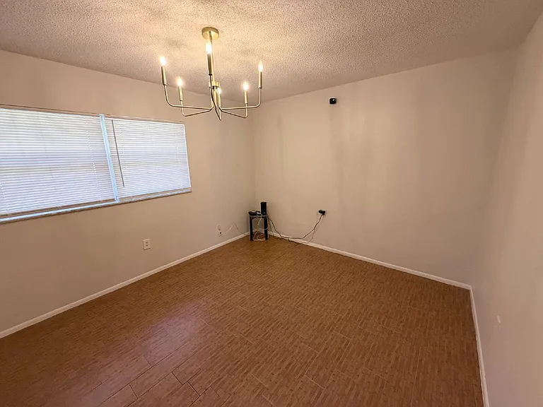 1211 Robert King High Dr — Photo 3