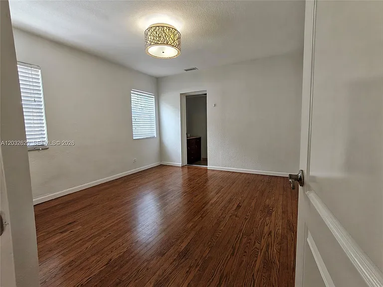 470 SW 25th Rd — Photo 10