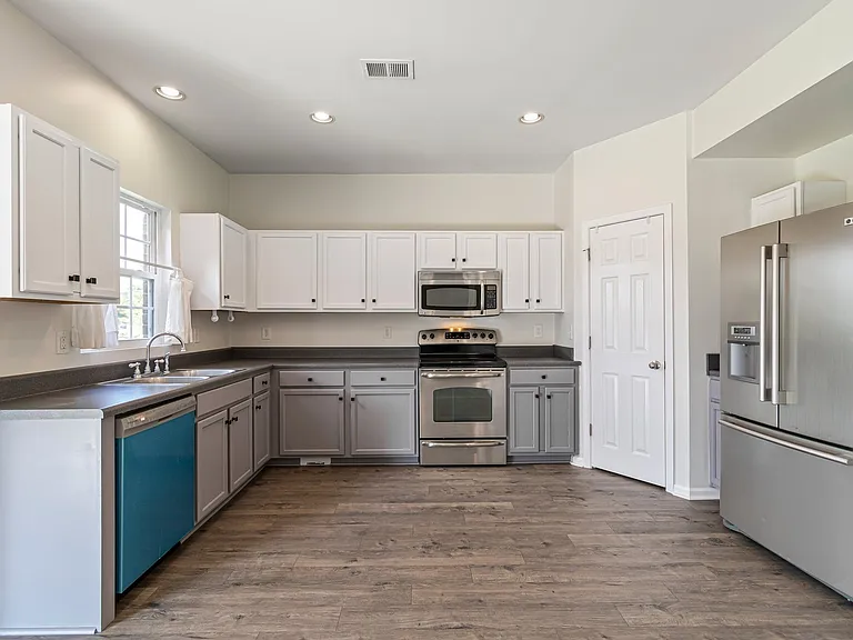 1006 Solomon Ln — Photo 11
