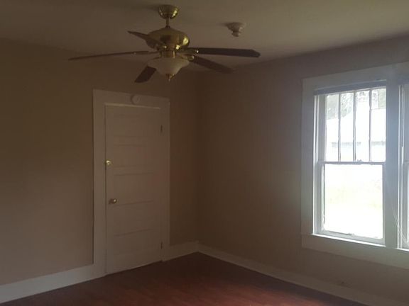 3rd image of 507 E Scooba St