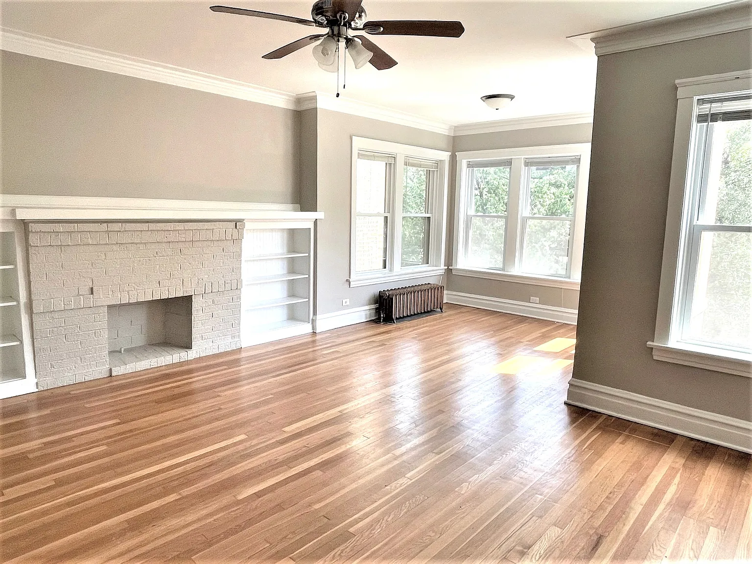 1452 W Winnemac Ave — Photo 2