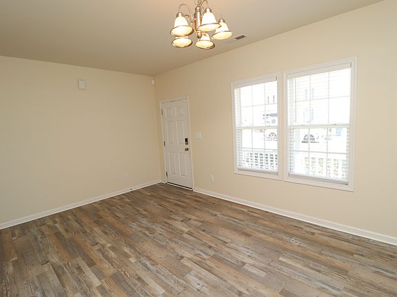 3rd image of 2936 Filbert St