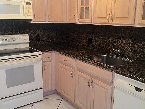 5th image of 20301 W Country Club Dr APT 826