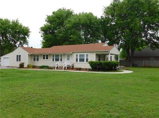 148 W White St, Farmington, AR 72730