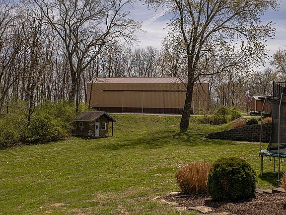 5th image of 5512 Barber Ln