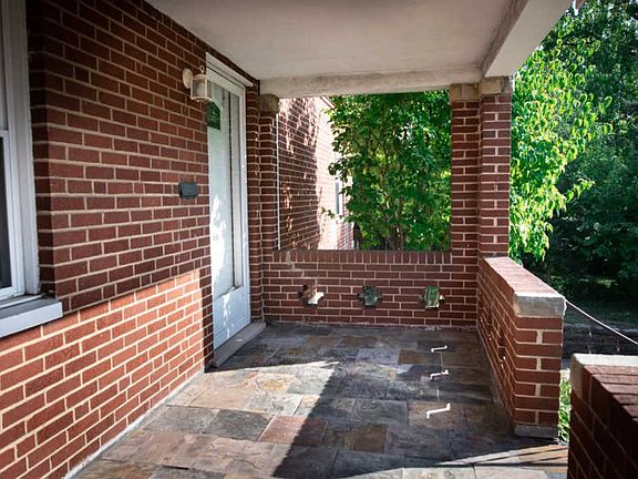 4th image of 8376 Banbury St