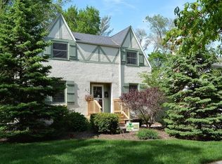 2126 Illinois Rd, Northbrook, IL 60062