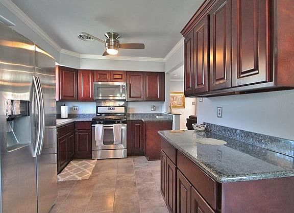 5th image of 2029 Cleary Ave