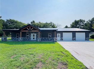 202 N Hayes St, Garnett, KS 66032