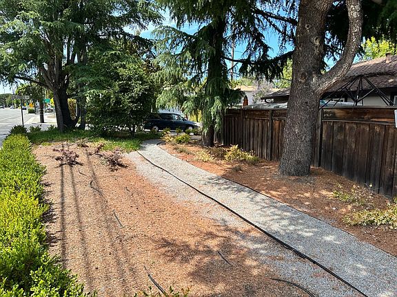 5th image of 102 Colorado Ave
