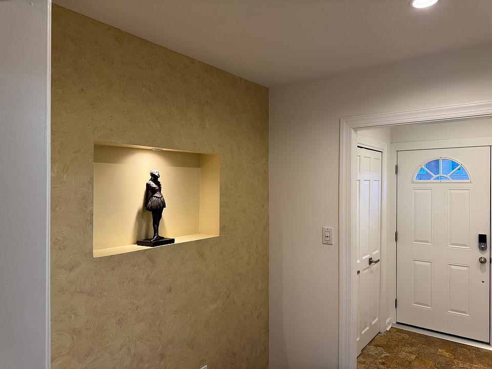Guest Sitting Area