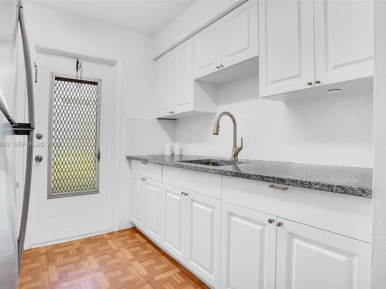 1836 Arthur St #9 — Photo 11