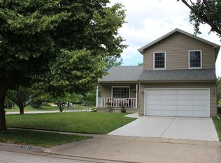 1302 Bancroft Dr, Bloomington, IL