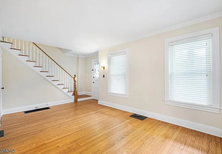 106 Western Ave — Photo 8