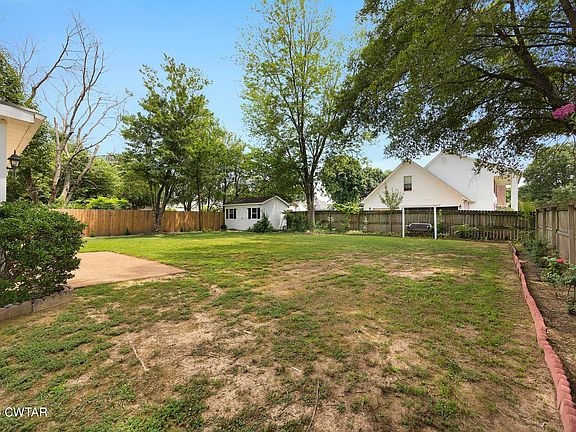3rd image of 34 Greenhill Dr