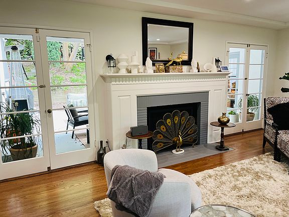 5th image of 3277 Bennett Dr