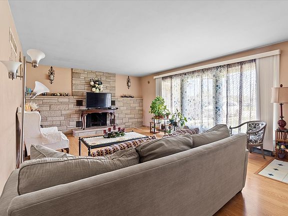 3rd image of 113 N Shelly Ave