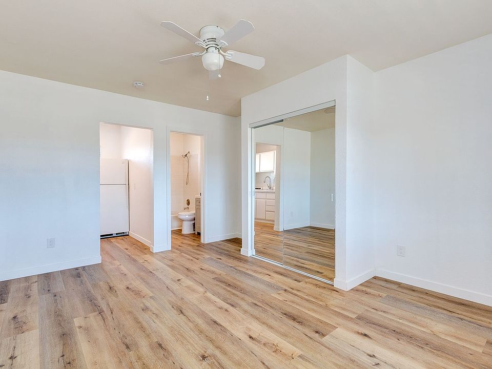 1st image of 480 Rexford Dr APT 9