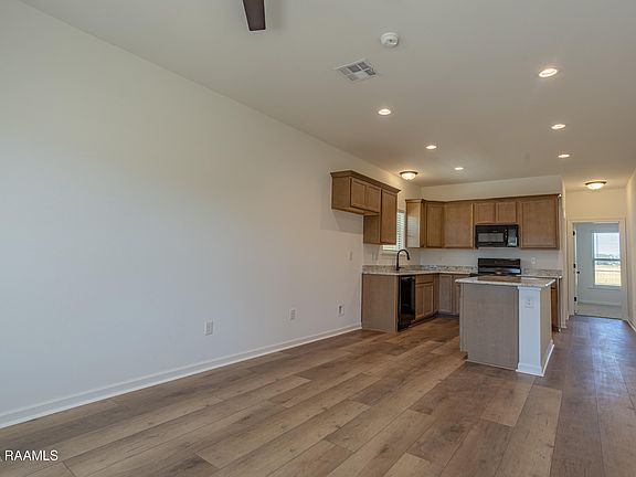 5th image of 216 Hester Way