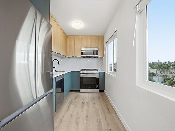 3rd image of 2140 Howard Ave APT 6