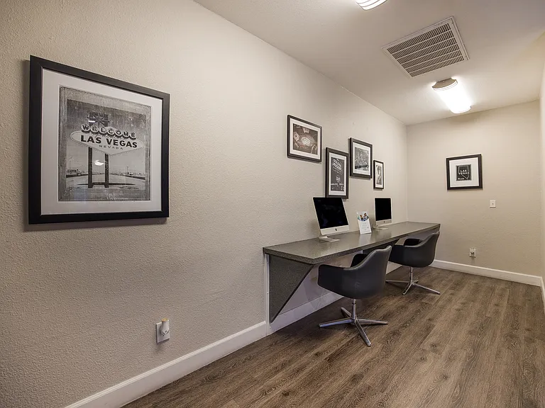 2900 Lux Apartment Homes — Photo 13