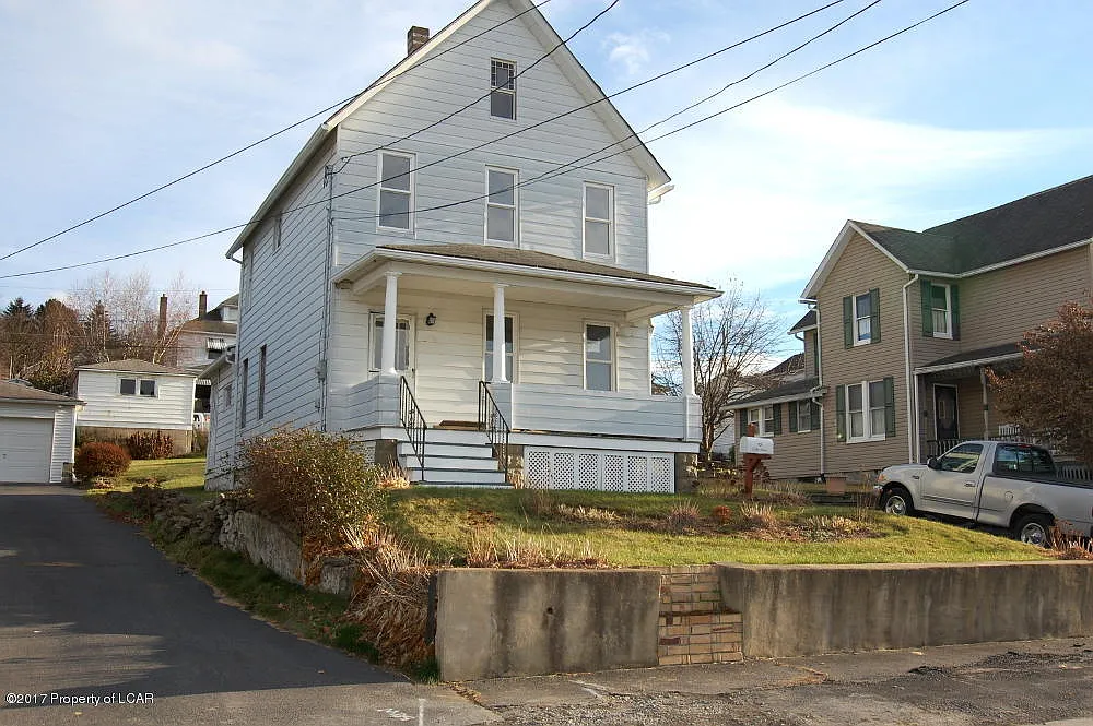 101 Cliff St photo 1