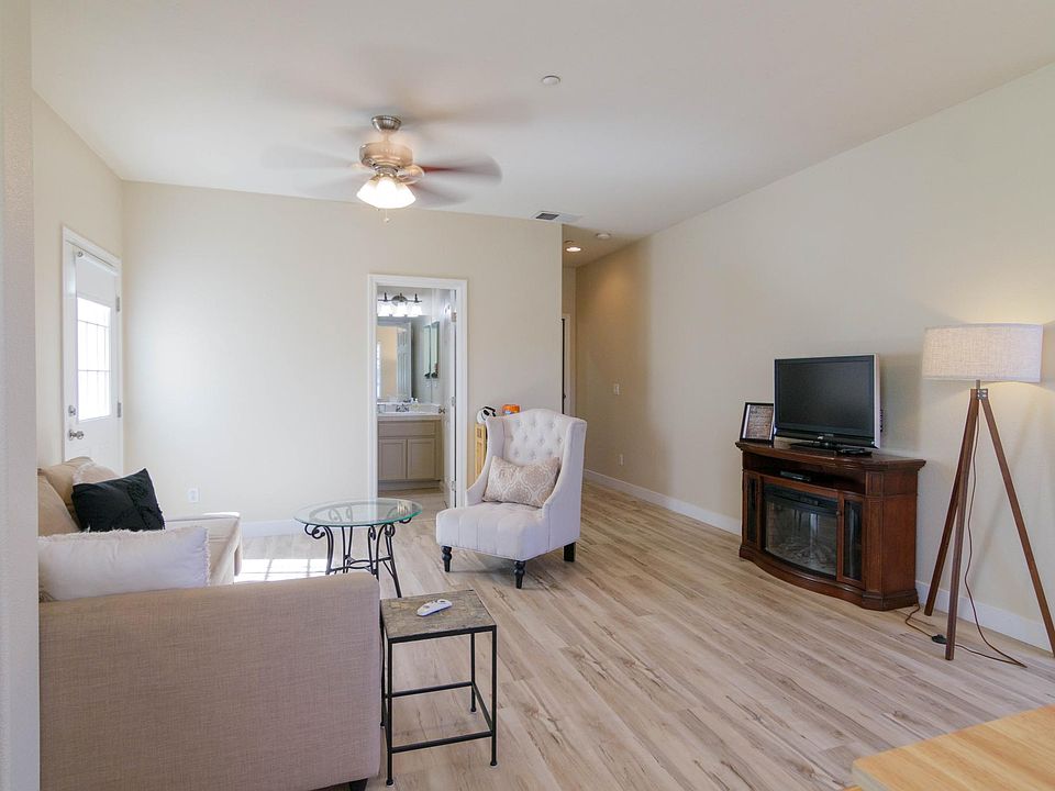 1st image of 171 Fennel Ct