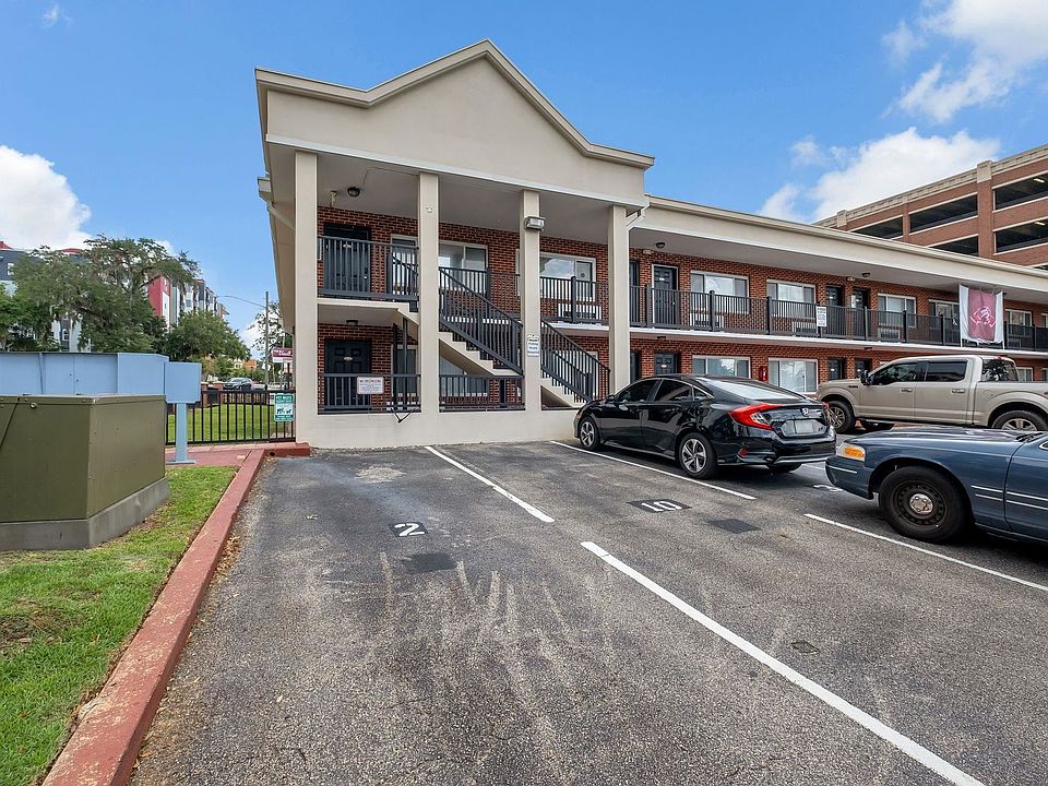 1st image of 405 Dunwoody St APT 1