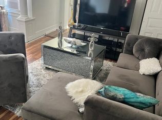 647 N Front St APT 2, Reading, PA 19601