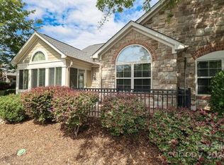 817 Ledgestone Ct, Tega Cay, SC 29708