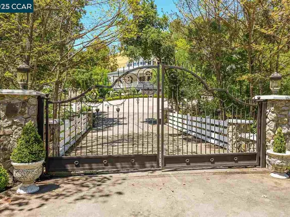 2299 Alameda Diablo, Diablo, CA 94528