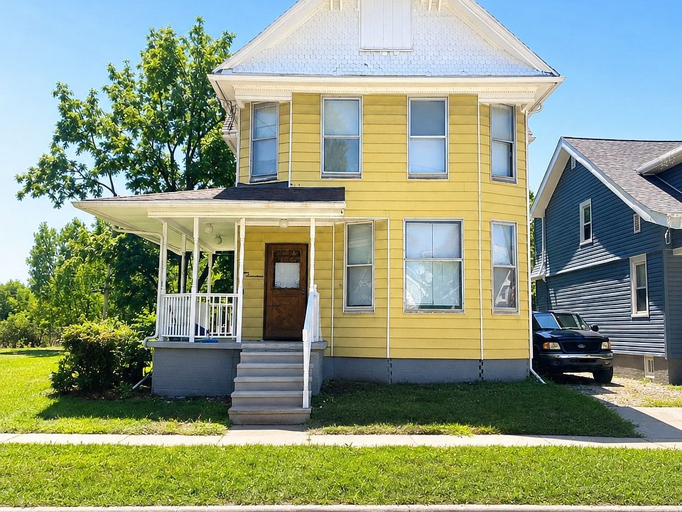 1st image of 717 Redwood Ave