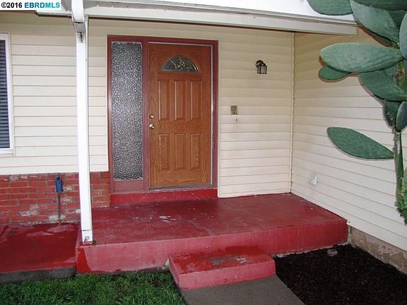 3rd image of 1600 Tulip Dr