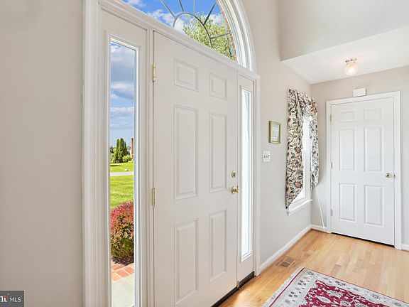 3rd image of 18521 Azalea Dr