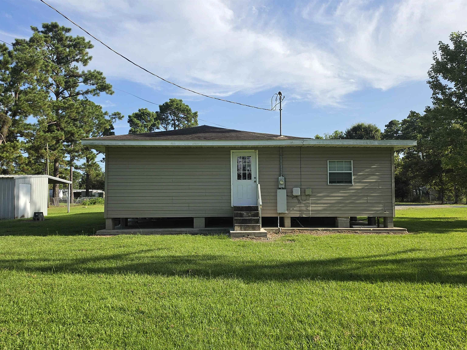3 bed, 1160 sqft, $1,200 — Photo 2