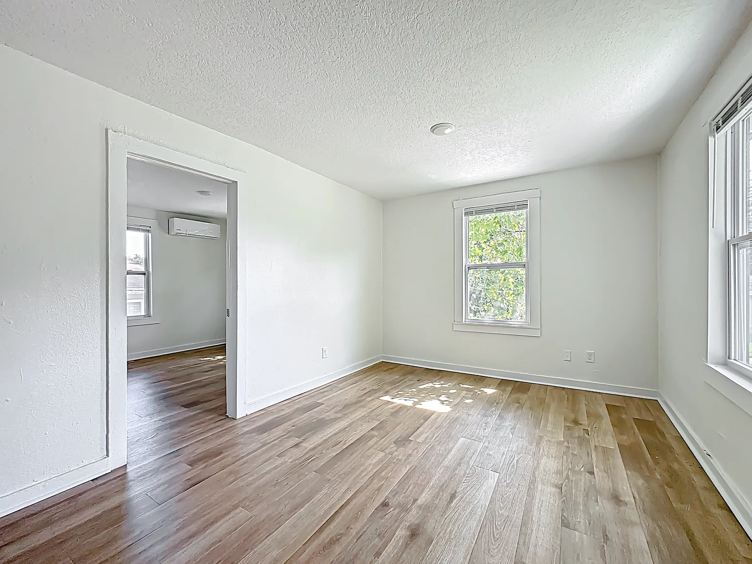 844 Tyler St - 1 — Photo 3
