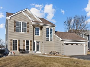 909 Barbara St, Lake In The Hills, IL 60156