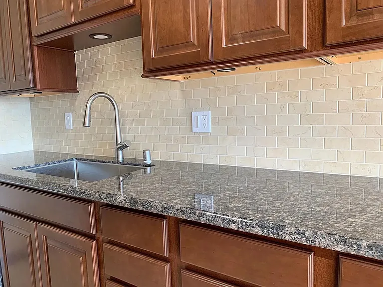 1259 N Ardmore Ave — Photo 14