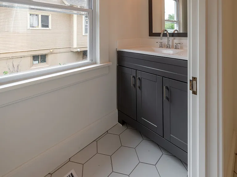 528 E Normal St — Photo 19