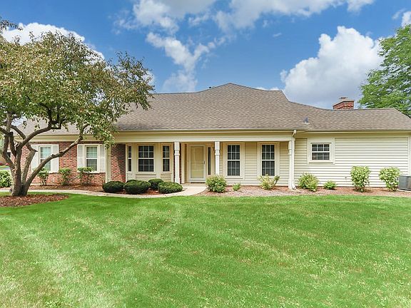 2nd image of 257 Bridlewood Ct