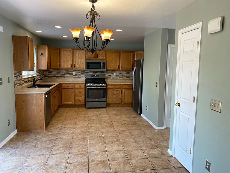 14215 White Peak Dr — Photo 21