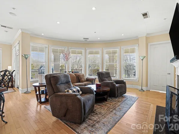 5425 Closeburn Rd APT 210, Charlotte, NC 28210